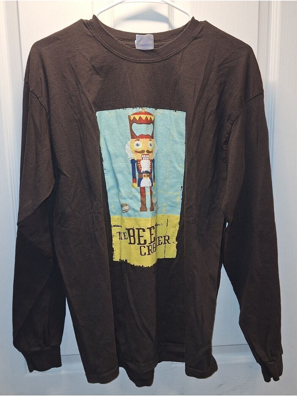 Gildan Mens Large Brown Nutcracker Graphic Long Sleeve Shirt